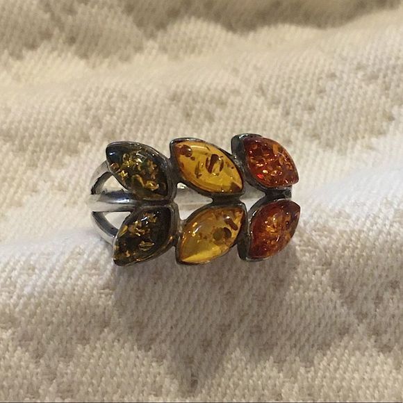 Vintage Sterling Silver and Three Shades of Amber Statement Ring - Picture 6 of 13